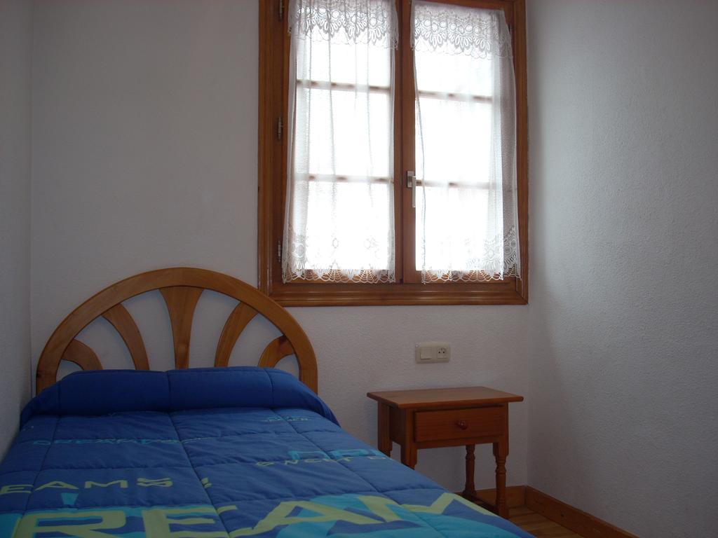 Apartamentos Los Tilos Benasque Chambre photo